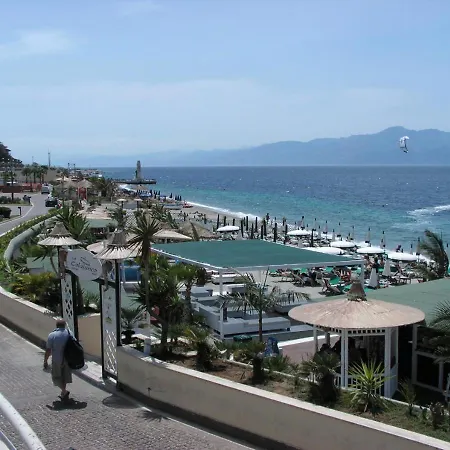 Waterfront Couette-café 3*